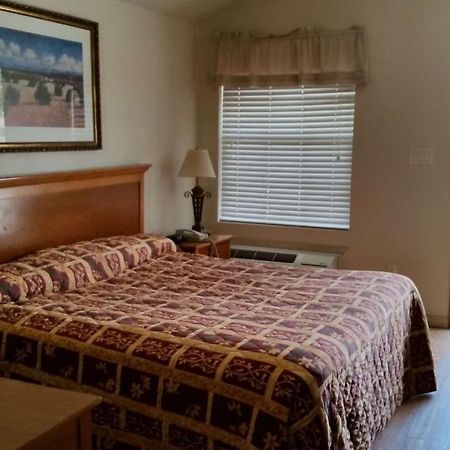 Garden Inn & Suites Hebbronville Exterior photo