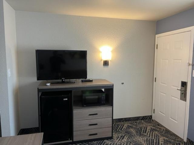 Garden Inn & Suites Hebbronville Exterior photo