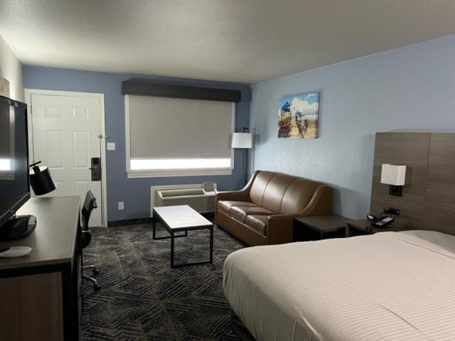 Garden Inn & Suites Hebbronville Exterior photo